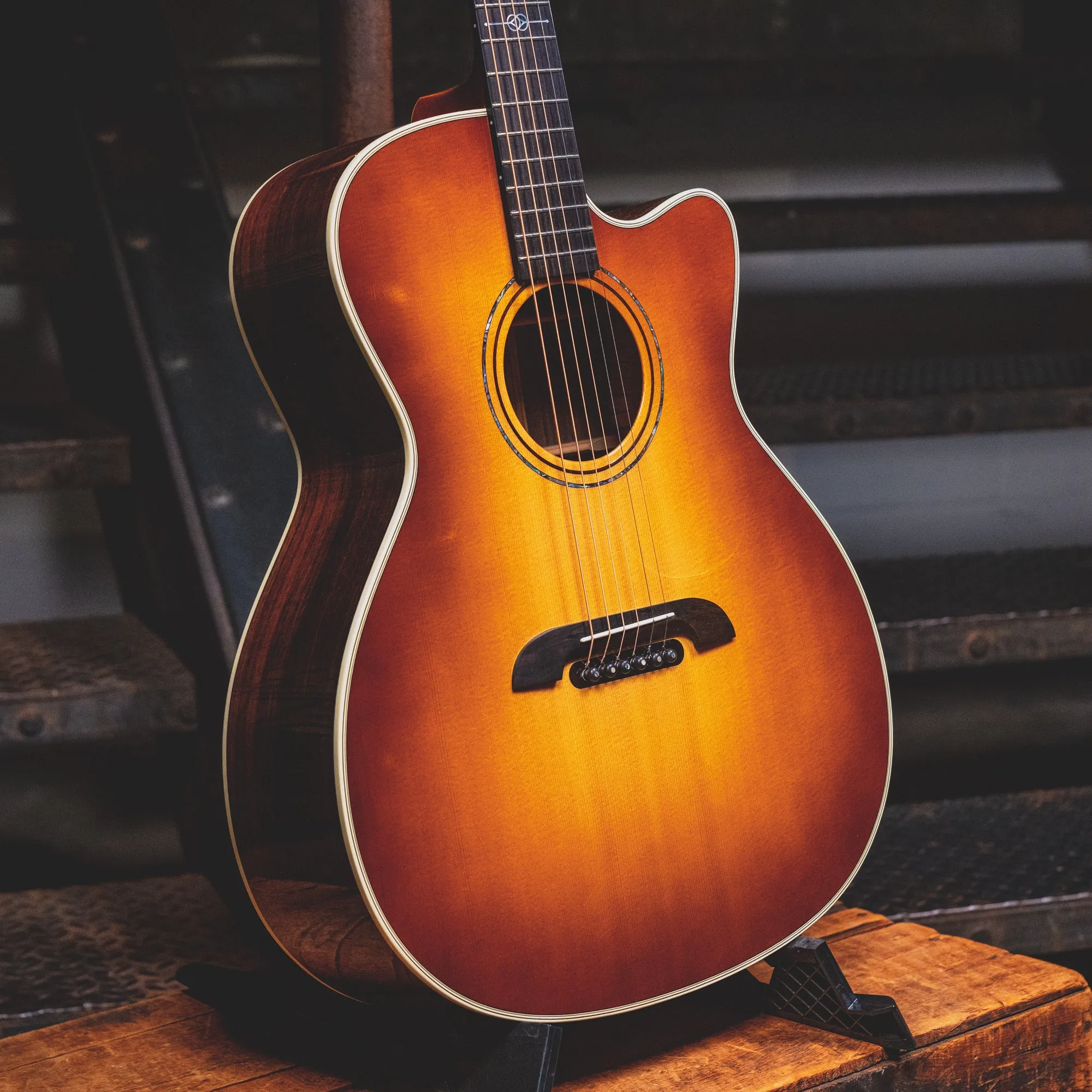 2021 Alvarez Yairi GYM70CESHB Sunburst Acoustic Guitar W/ OHSC - Used