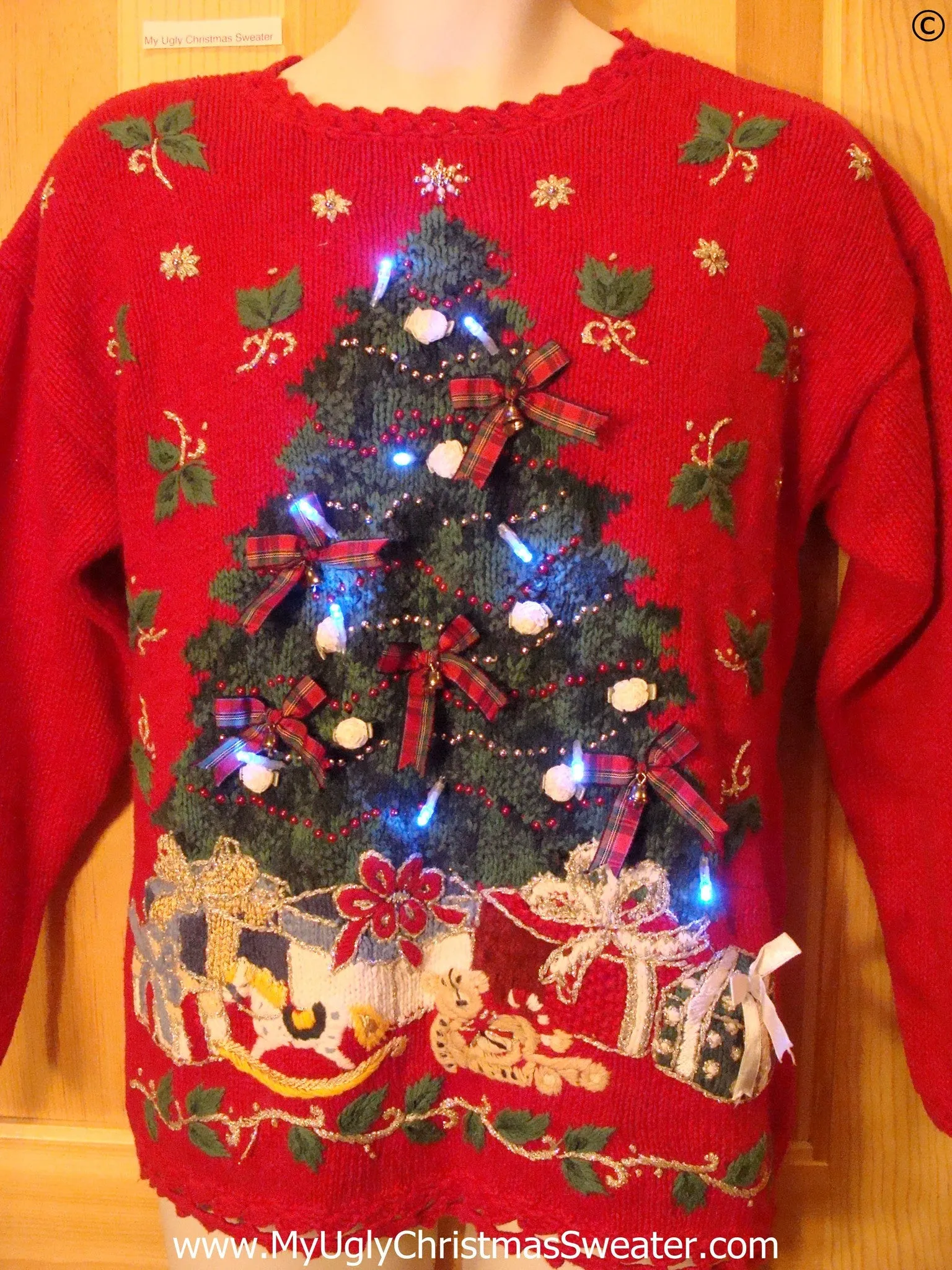 80s Red Christmas Sweater with Tree, Ivy, and Lights (g292)