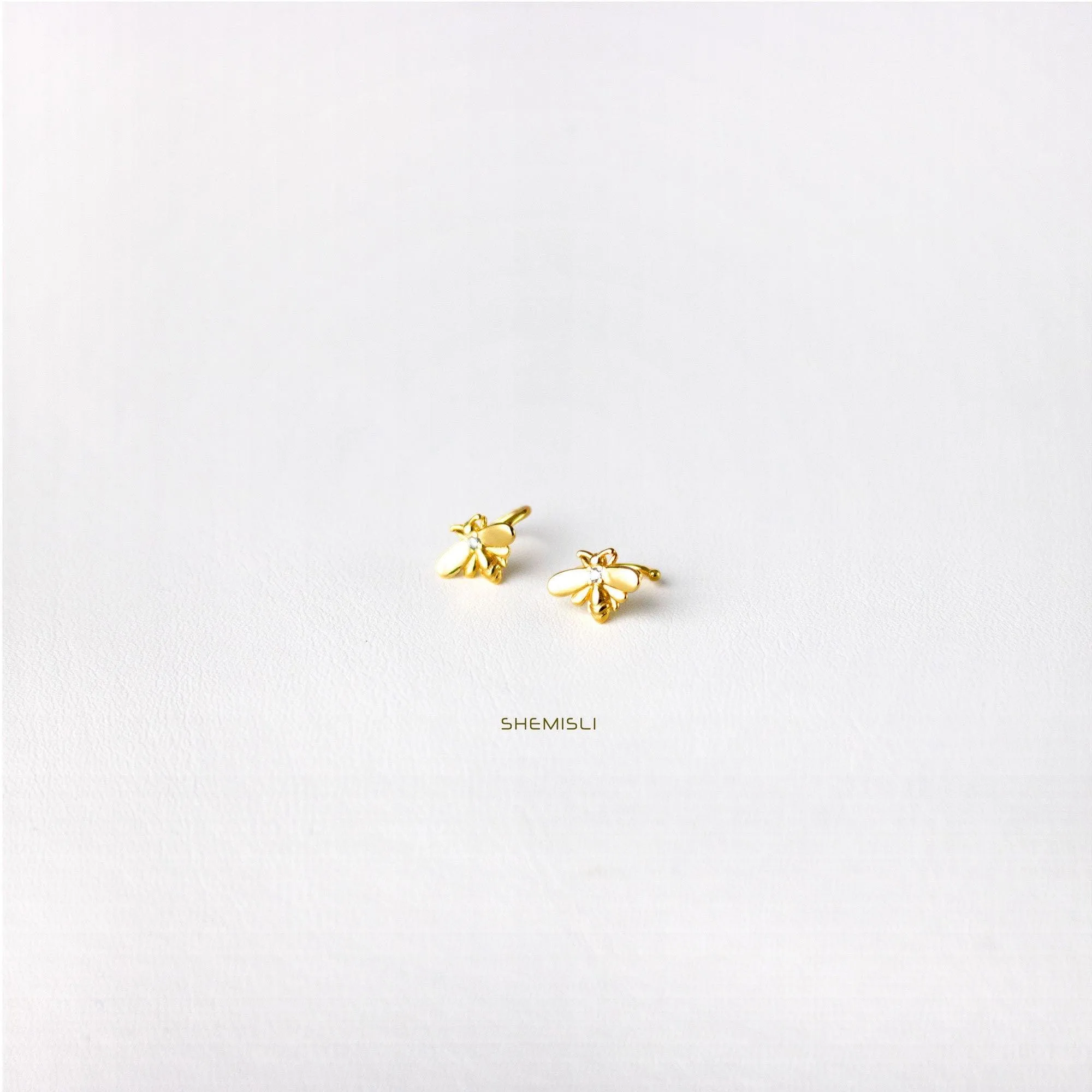 Bee Helix Ear Cuff, Upper Ear Cuff, Earring No Piercing is Needed, Gold, Silver SHEMISLI - SF038 LR