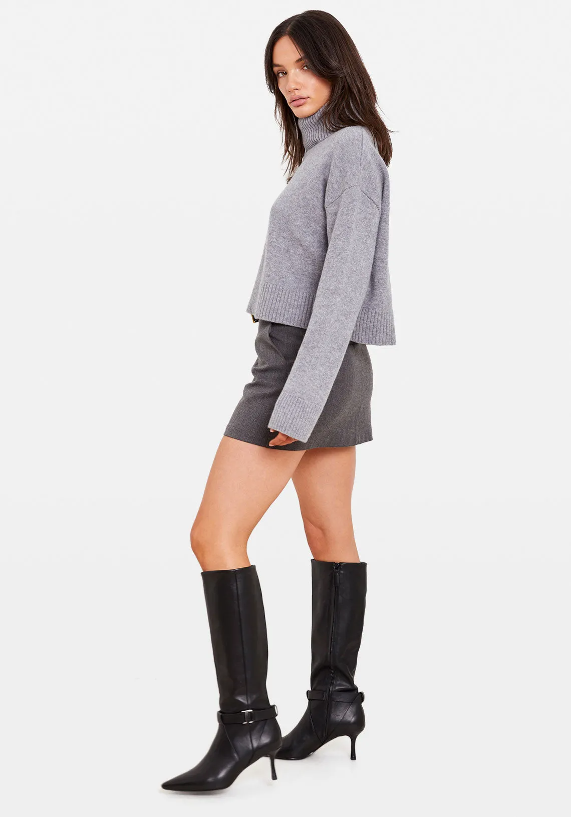 CROP TURTLENECK SWEATER