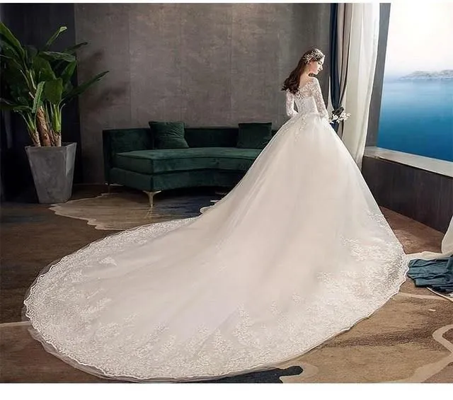 Luxurious O Neck Three Quarter Sleeve Wedding Dress For Women