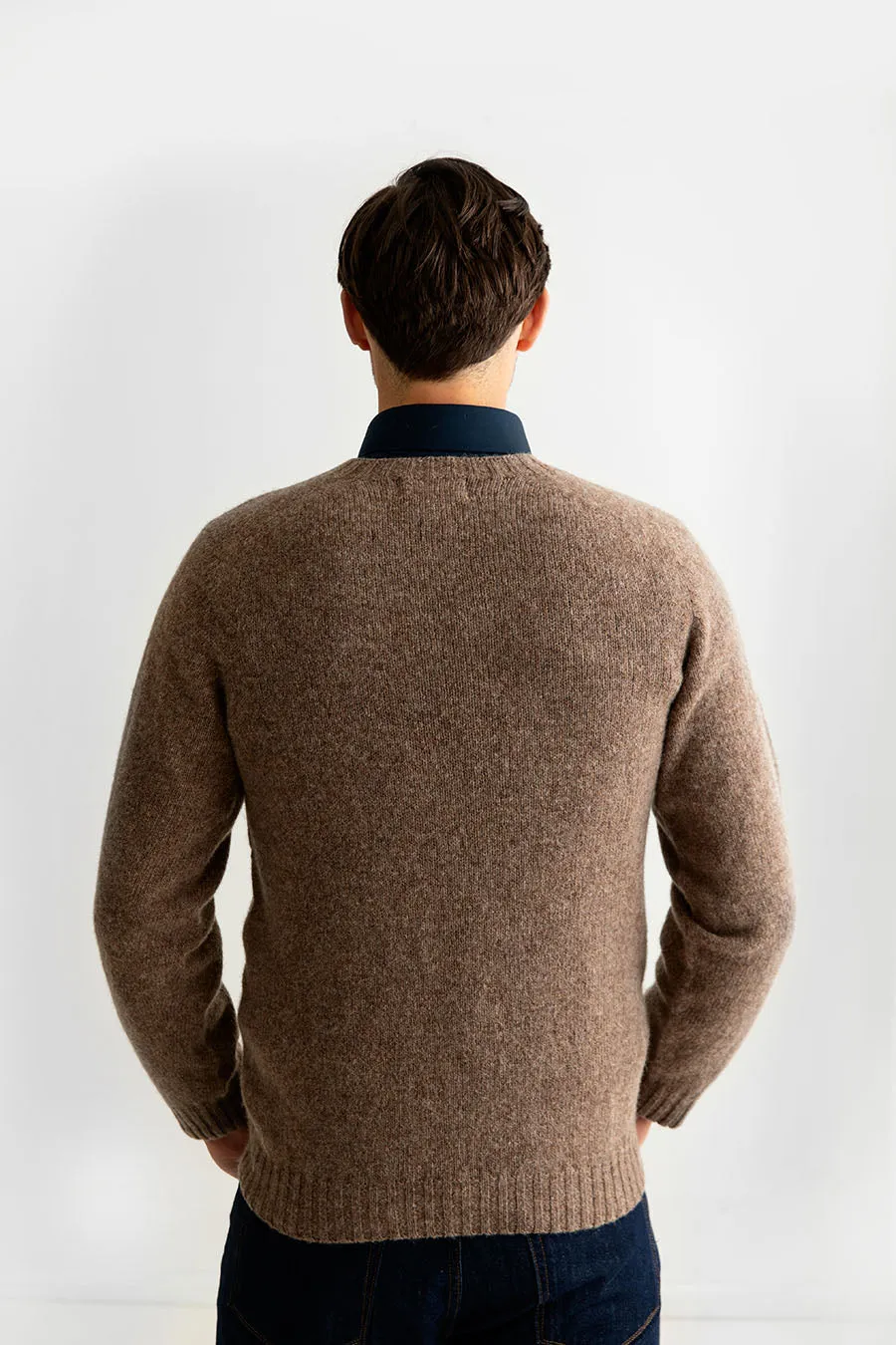 Mens Seamless Saddle Shoulder Shetland Jumper - Light Brown