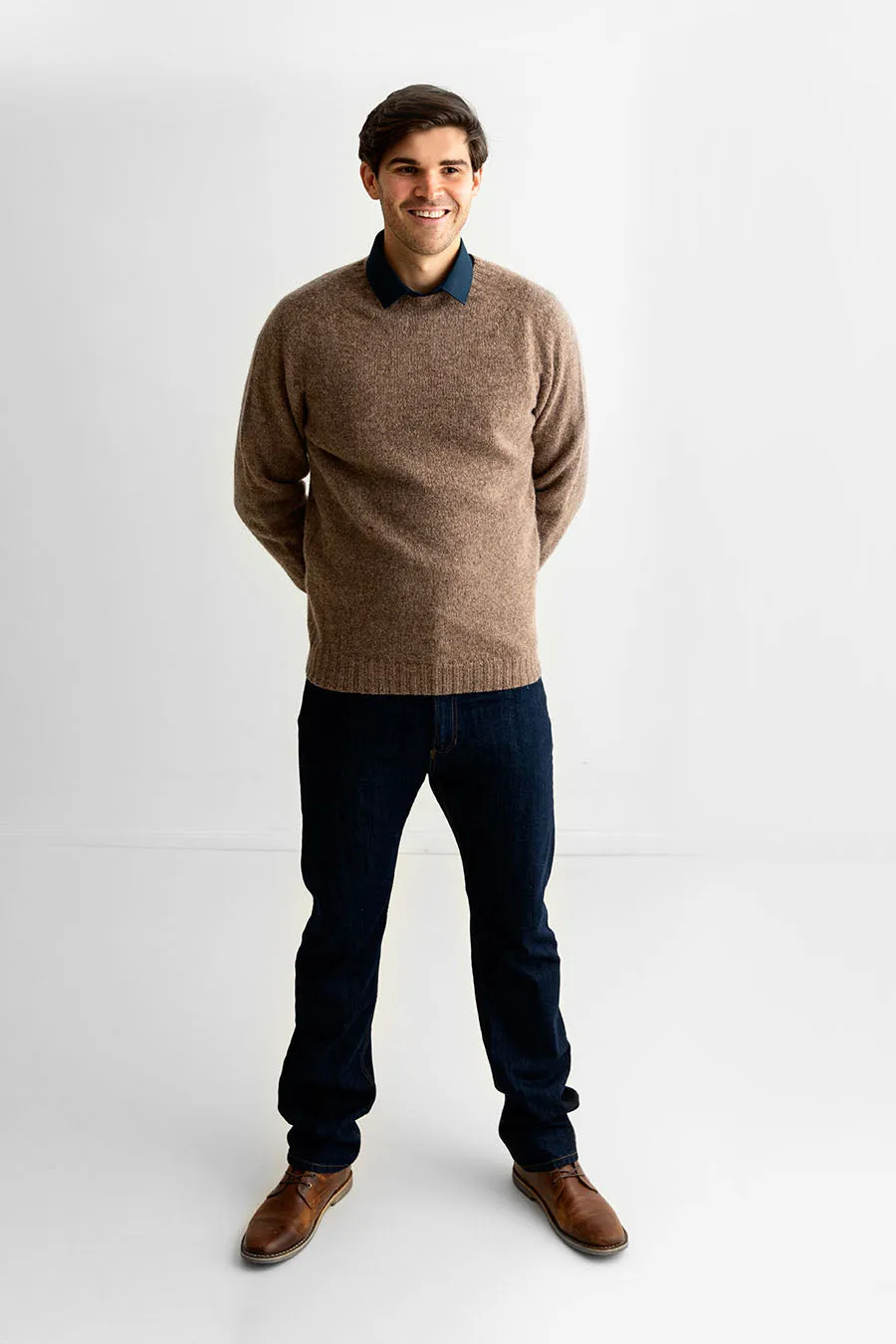 Mens Seamless Saddle Shoulder Shetland Jumper - Light Brown