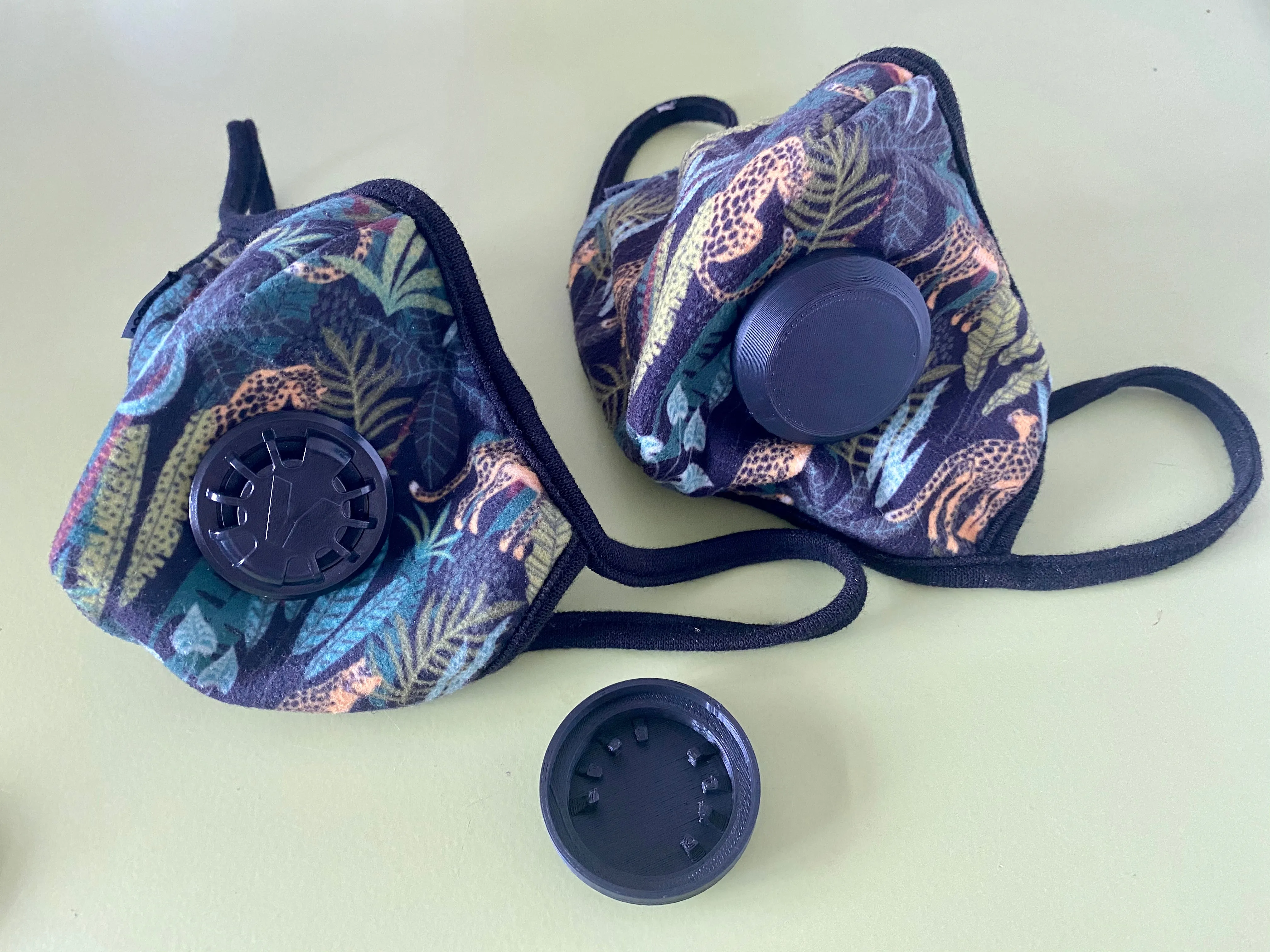 Noir Black Valved Microfiber Vogmask