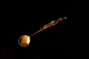 Spoon with with figure design - Y-41